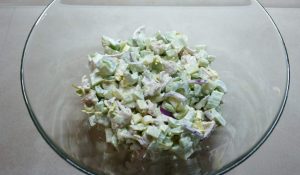 salatka z selera naciowego gotowa