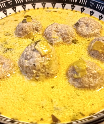 Zupa śmietankowo-serowa z domowymi klopsikami