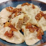 Pierogi z surowego mięsa mielonego