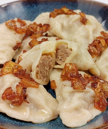 Pierogi z surowego mięsa mielonego